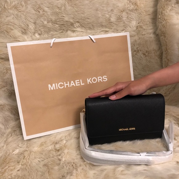 Michael Kors 3-in-1 Crossbody with Removable Pouch - Picture 2 of 10
